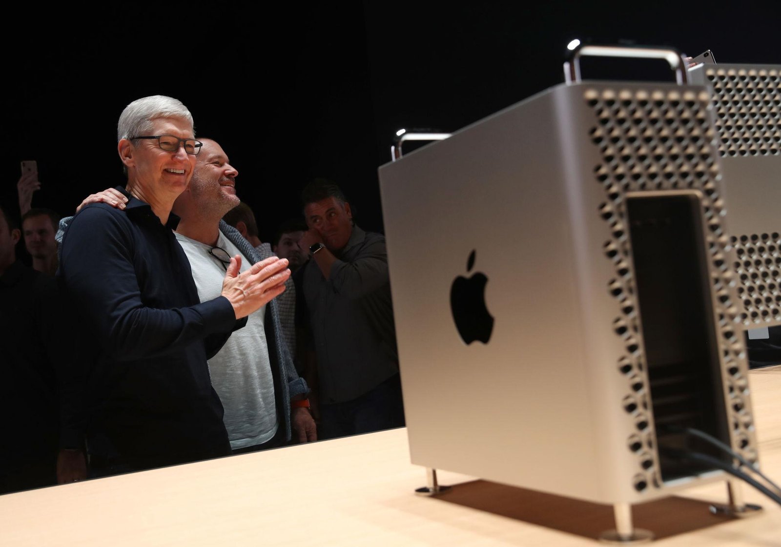 Tim Cook Apple - mir ullash.xyz
